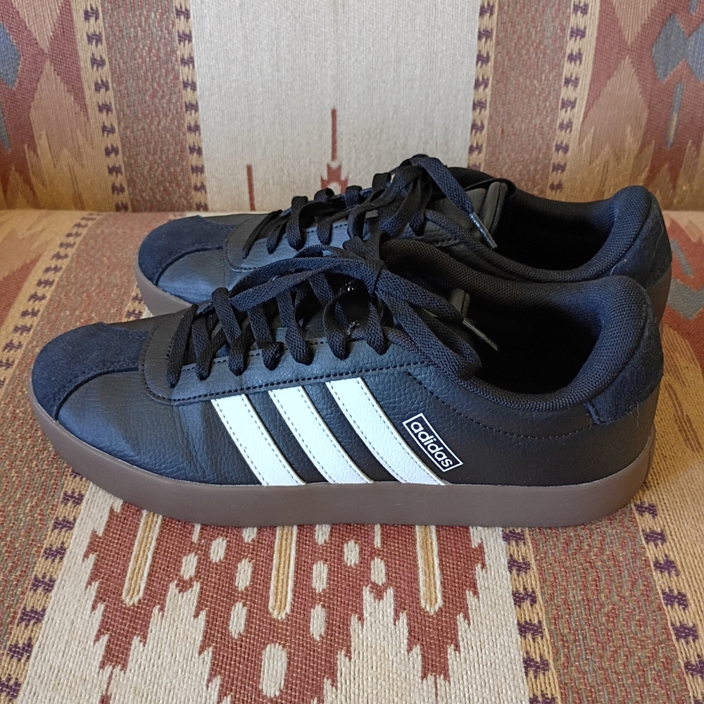 Adidas Men's Black and White Classic